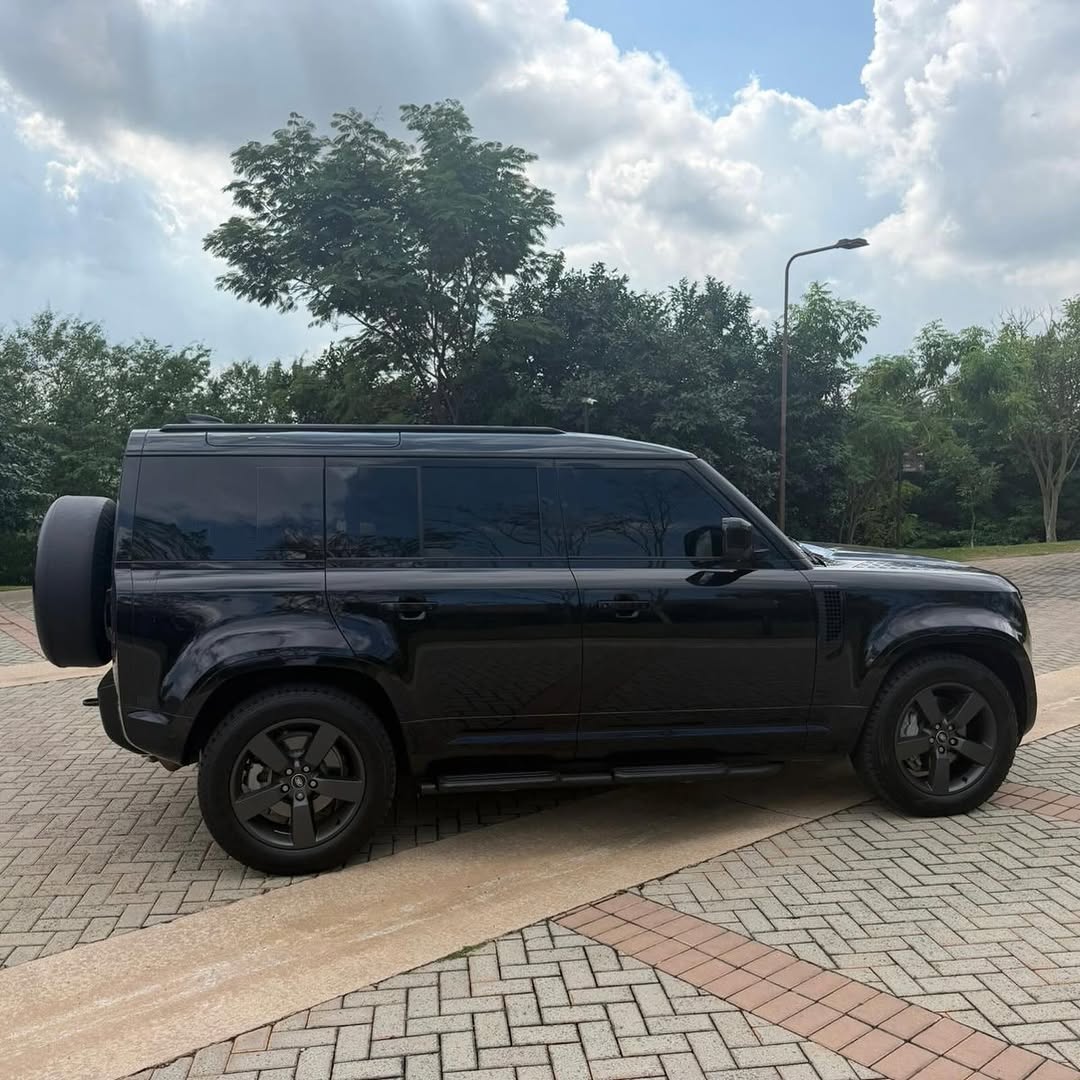 LAND ROVER DEFENDER HSE D350 X-DYNAMIC MHEV - Imagem 5