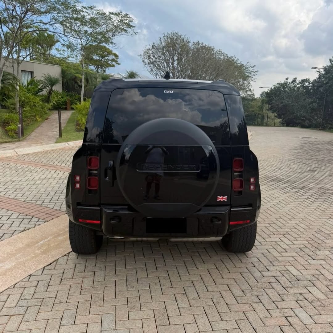 LAND ROVER DEFENDER HSE D350 X-DYNAMIC MHEV - Imagem 6