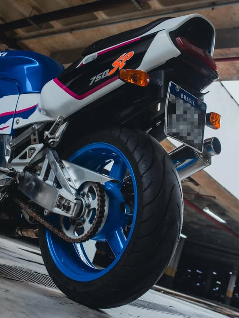 SUZUKI GSX-R 750 SP - Imagem 10