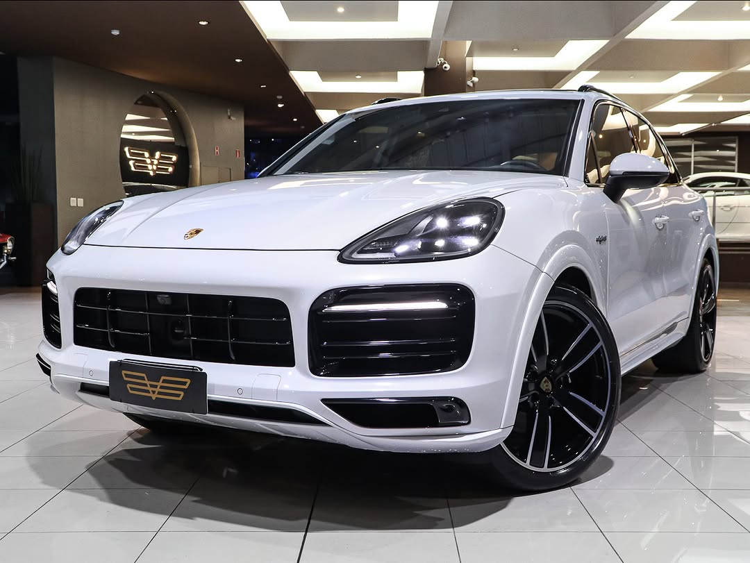 PORSCHE CAYENNE E-HYBRID PLATINUM EDITION - Imagem 1