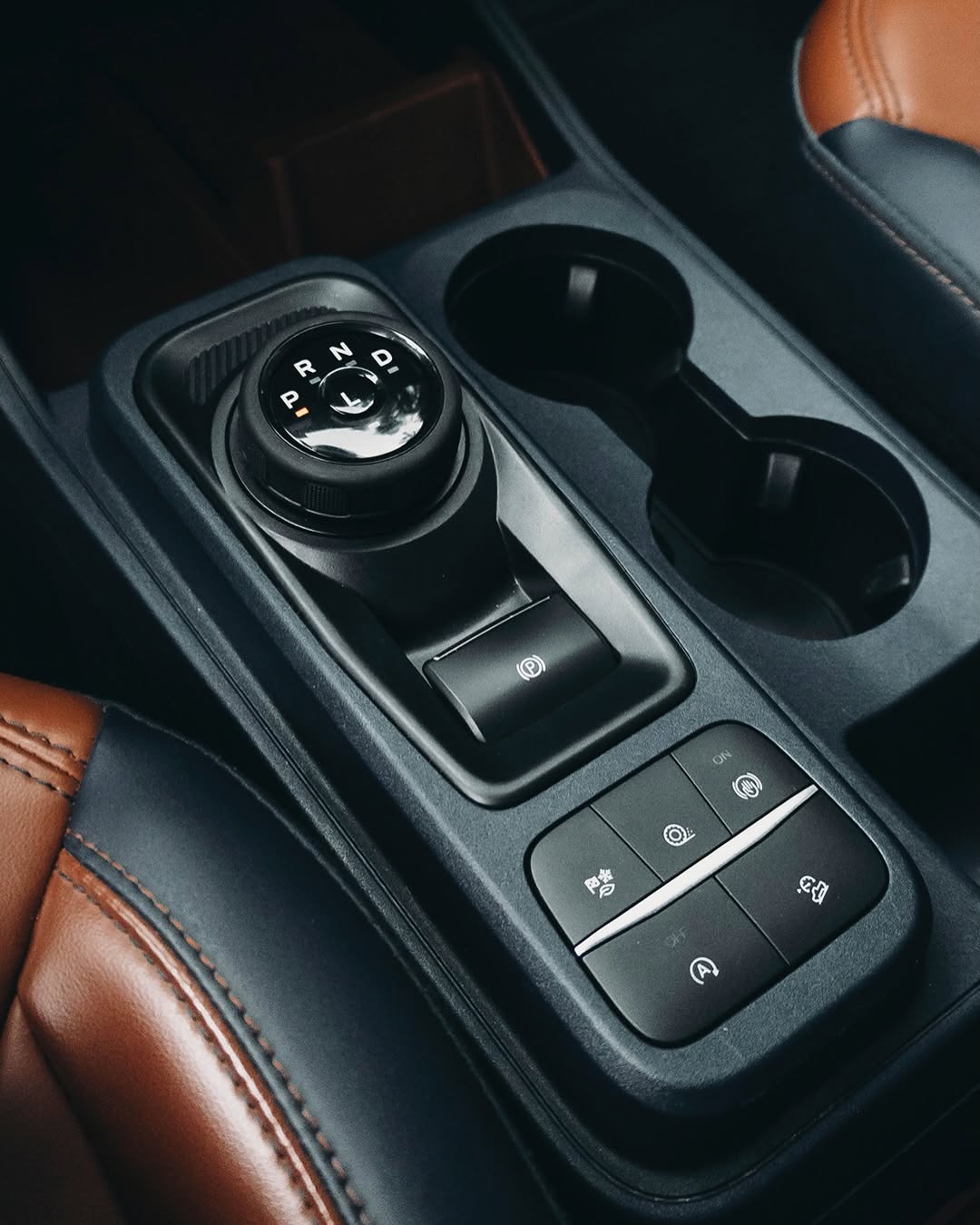 FORD MAVERICK LARIAT FX4 - Imagem 6