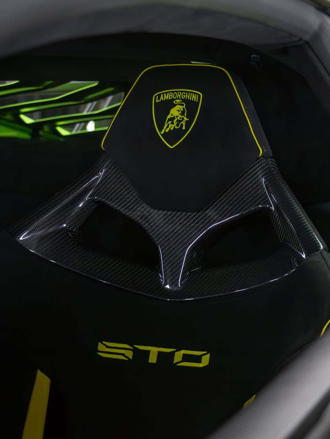 LAMBORGHINI HURACAN STO - Imagem 18