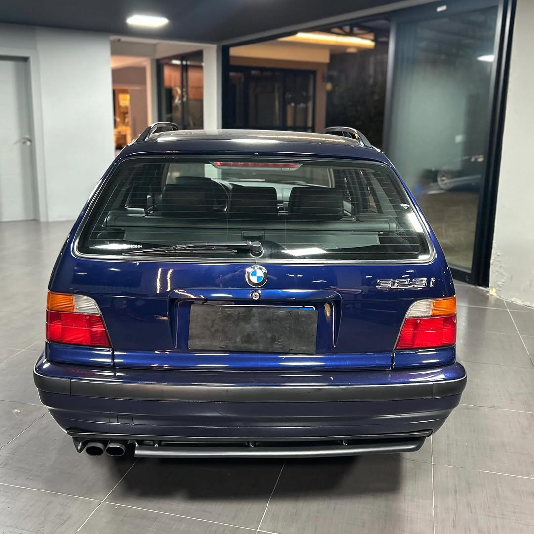 BMW 323I - Imagem 6
