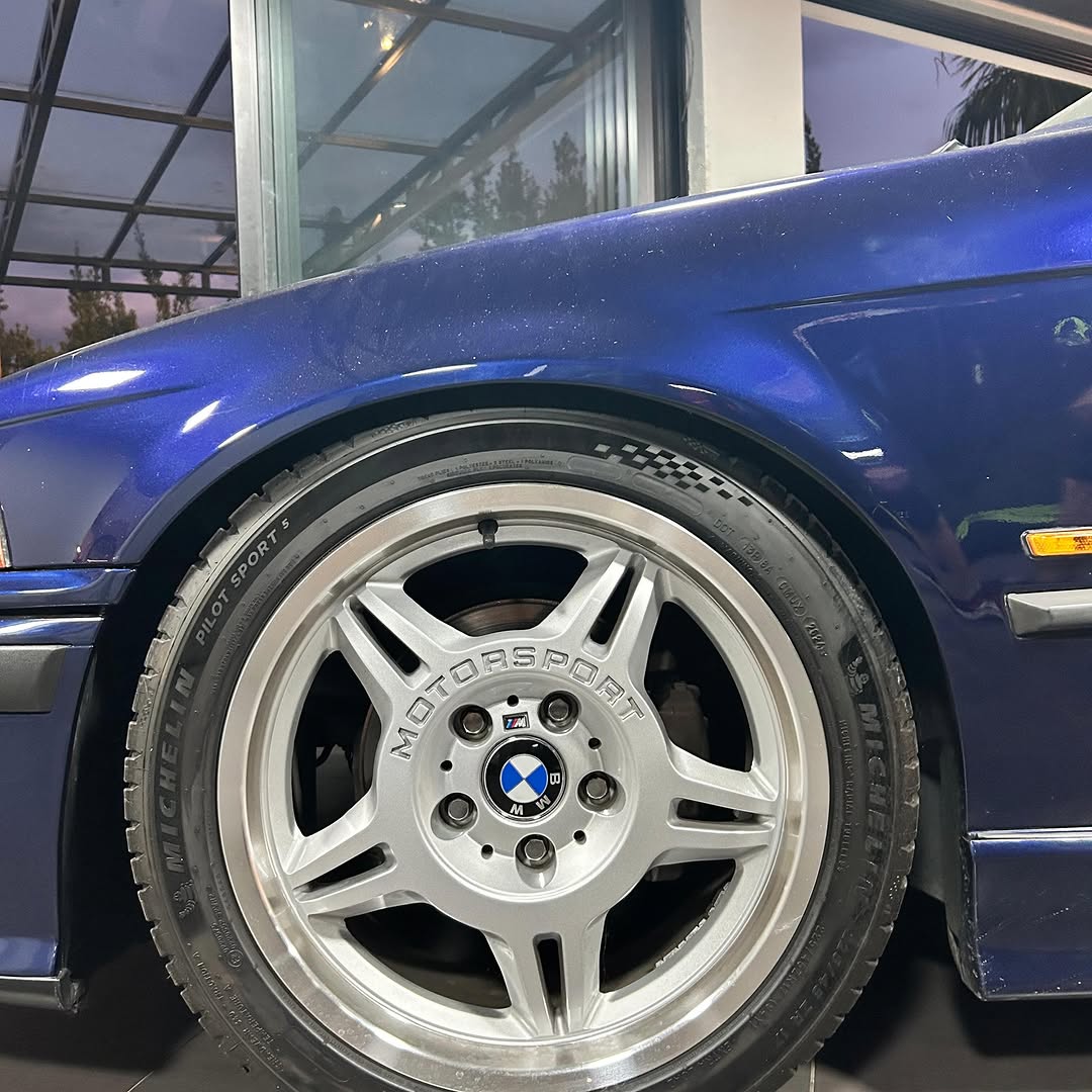 BMW 323I - Imagem 7