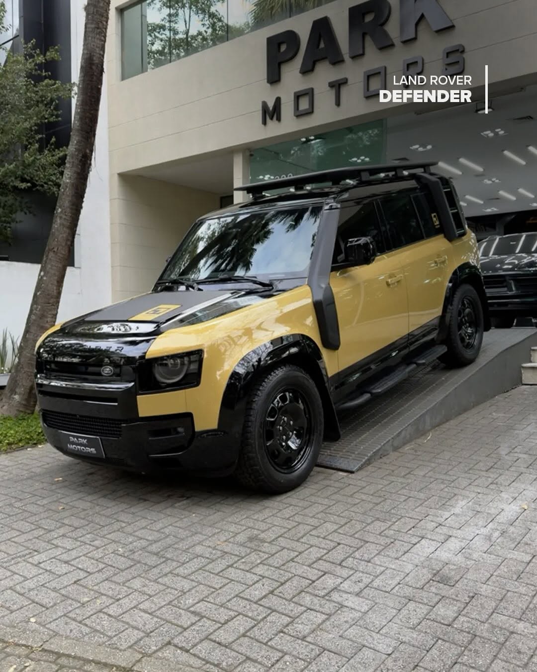 LAND ROVER DEFENDER TROPHY EDITION - Imagem 1