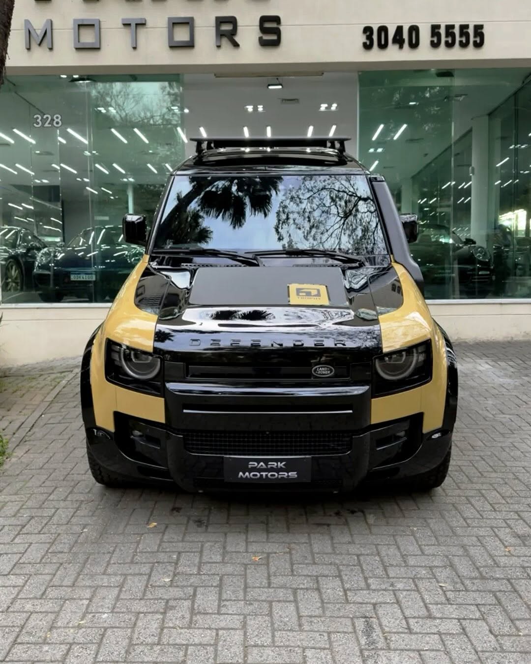 LAND ROVER DEFENDER TROPHY EDITION - Imagem 3
