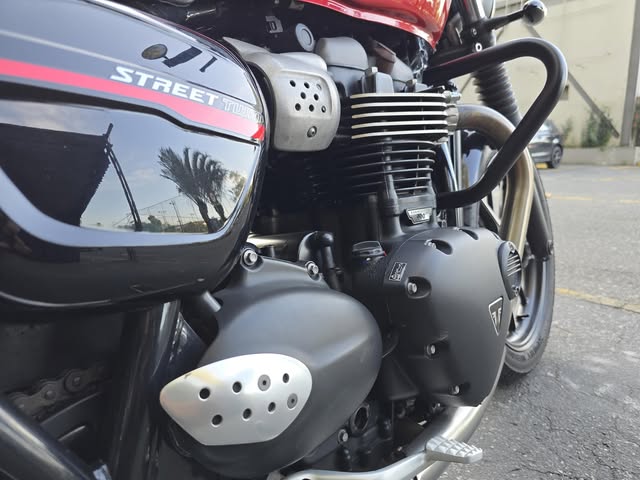 TRIUMPH STREET TWIN - Imagem 12