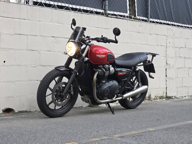 TRIUMPH STREET TWIN - Imagem 6