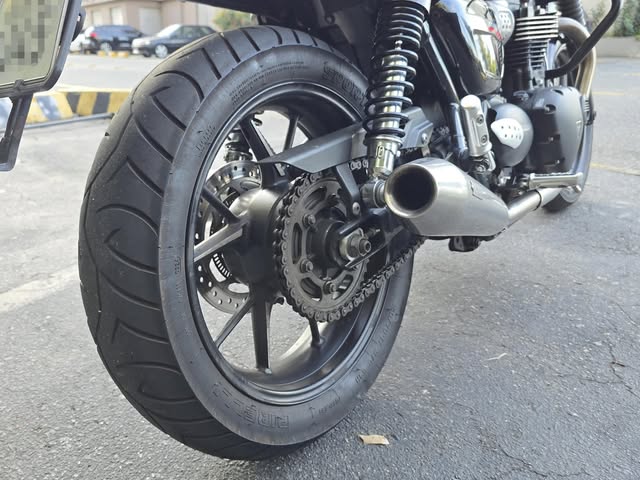 TRIUMPH STREET TWIN - Imagem 9
