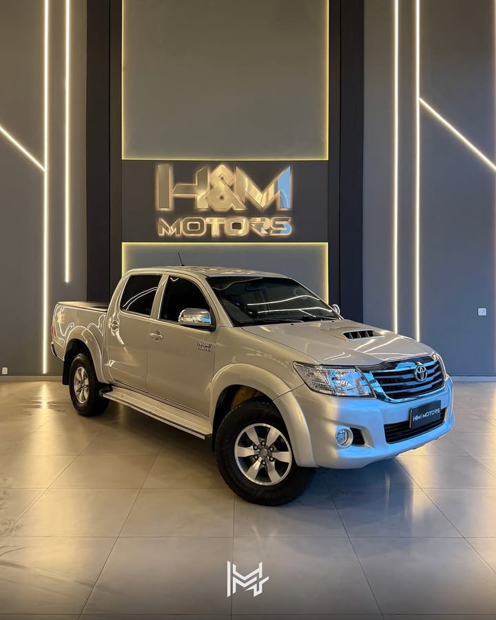 TOYOTA HILUX SRV 4X4 DIESEL AUT.