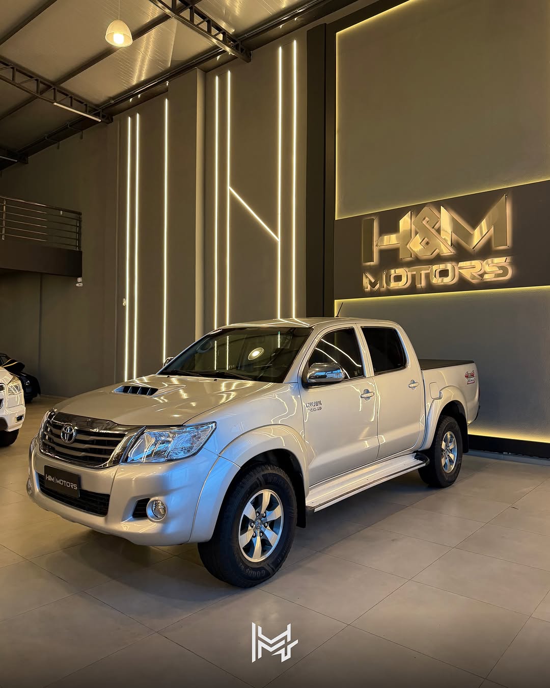 TOYOTA HILUX SRV 4X4 DIESEL AUT. - Imagem 9