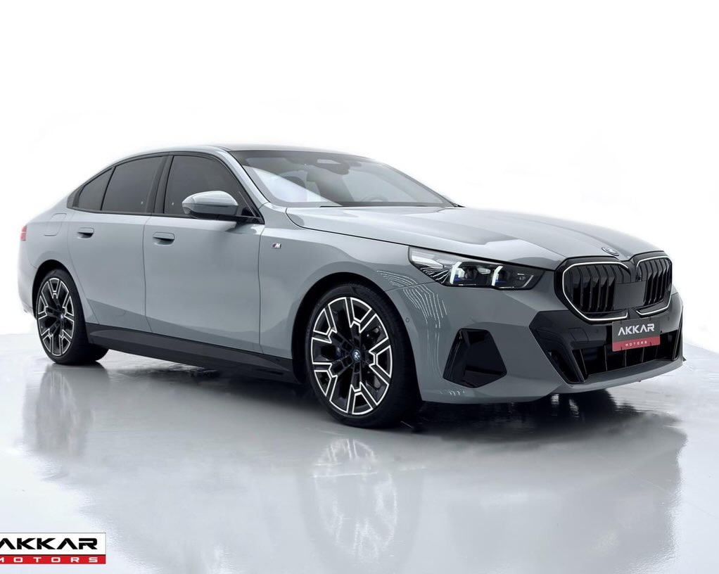 BMW 530E M SPORT - Imagem 4