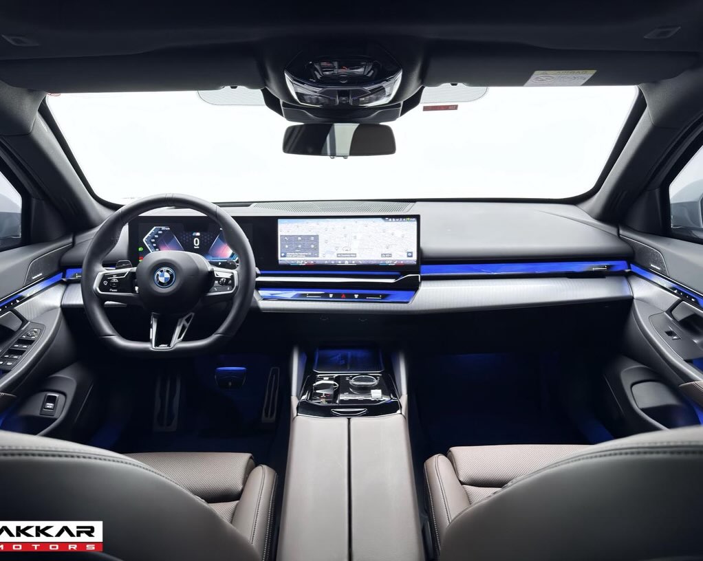 BMW 530E M SPORT - Imagem 7