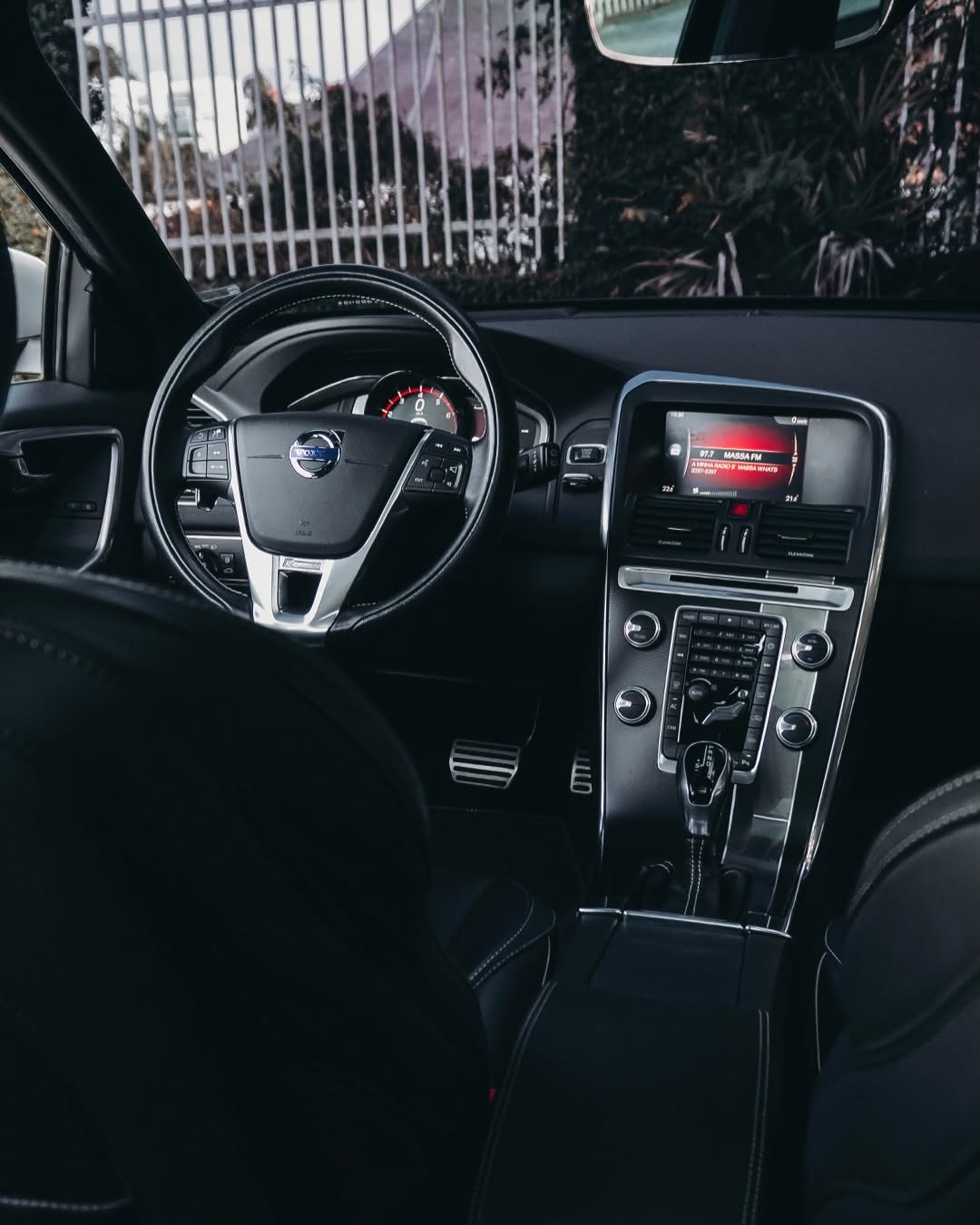 VOLVO XC60 R-DESIGN T5 2.0 TURBO - Imagem 3
