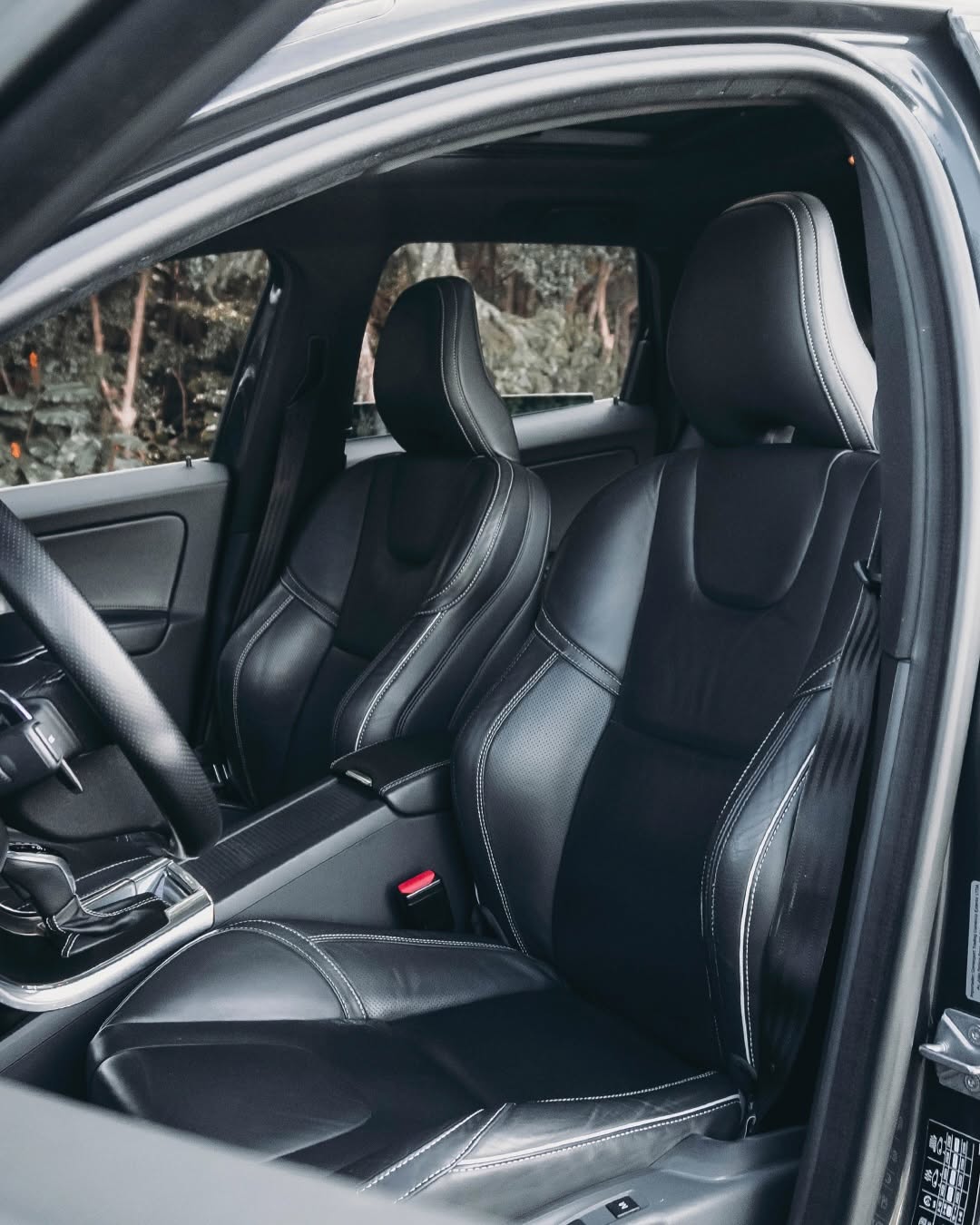 VOLVO XC60 R-DESIGN T5 2.0 TURBO - Imagem 7