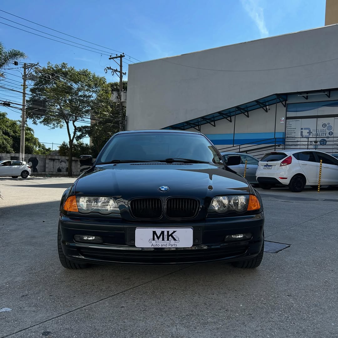 BMW 323I - Imagem 3