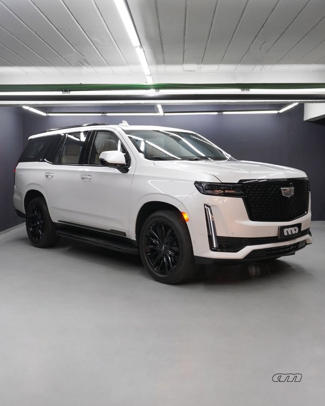 CADILLAC ESCALADE ESV PREMIUM LUXURY 4WD AUTOMÁTICO - Imagem 1
