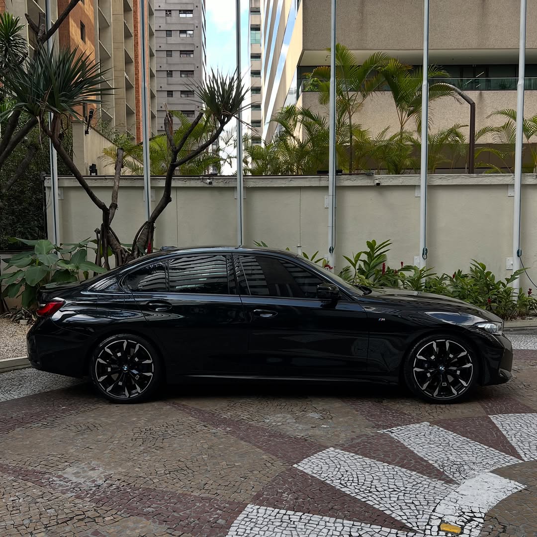 BMW 320I M SPORT - Imagem 4