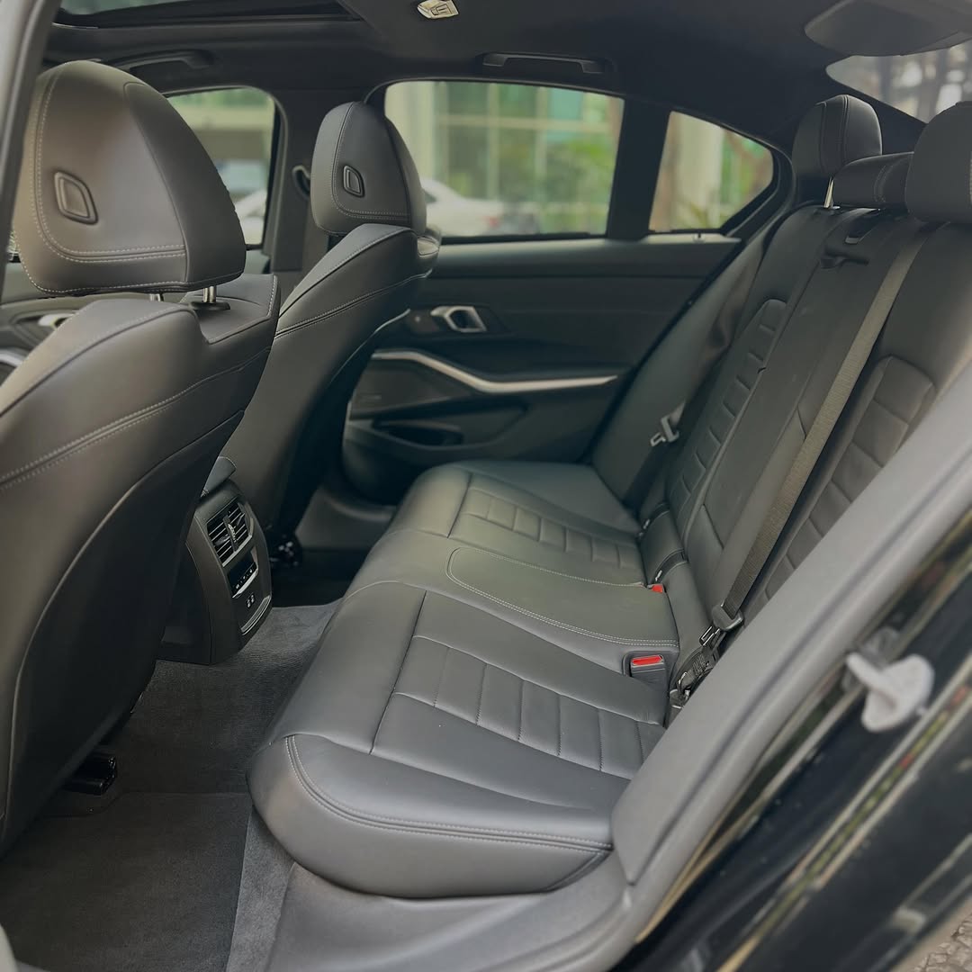 BMW 320I M SPORT - Imagem 9