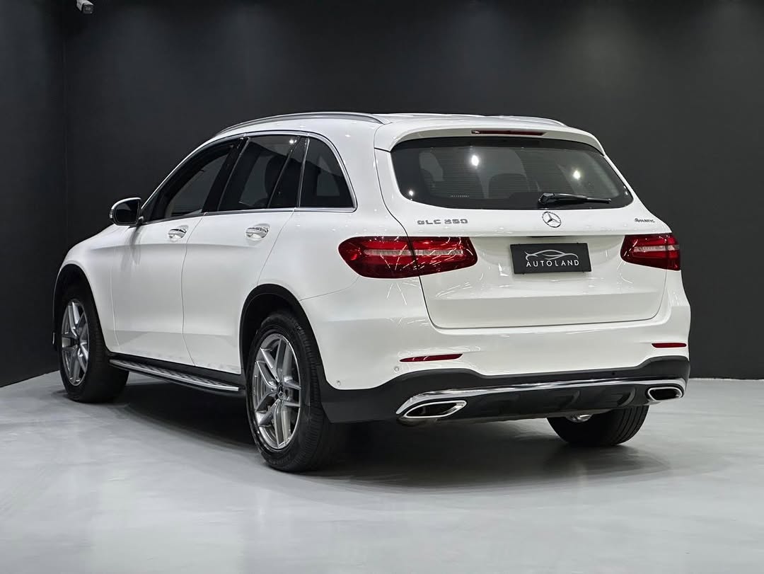MERCEDES-BENZ GLC 250 2.0 CGI GASOLINA HIGWAY 4MATIC 9G-TRONIC BLINDADO - Imagem 2