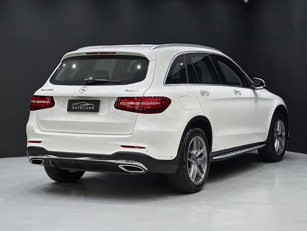 MERCEDES-BENZ GLC 250 2.0 CGI GASOLINA HIGWAY 4MATIC 9G-TRONIC BLINDADO - Imagem 4