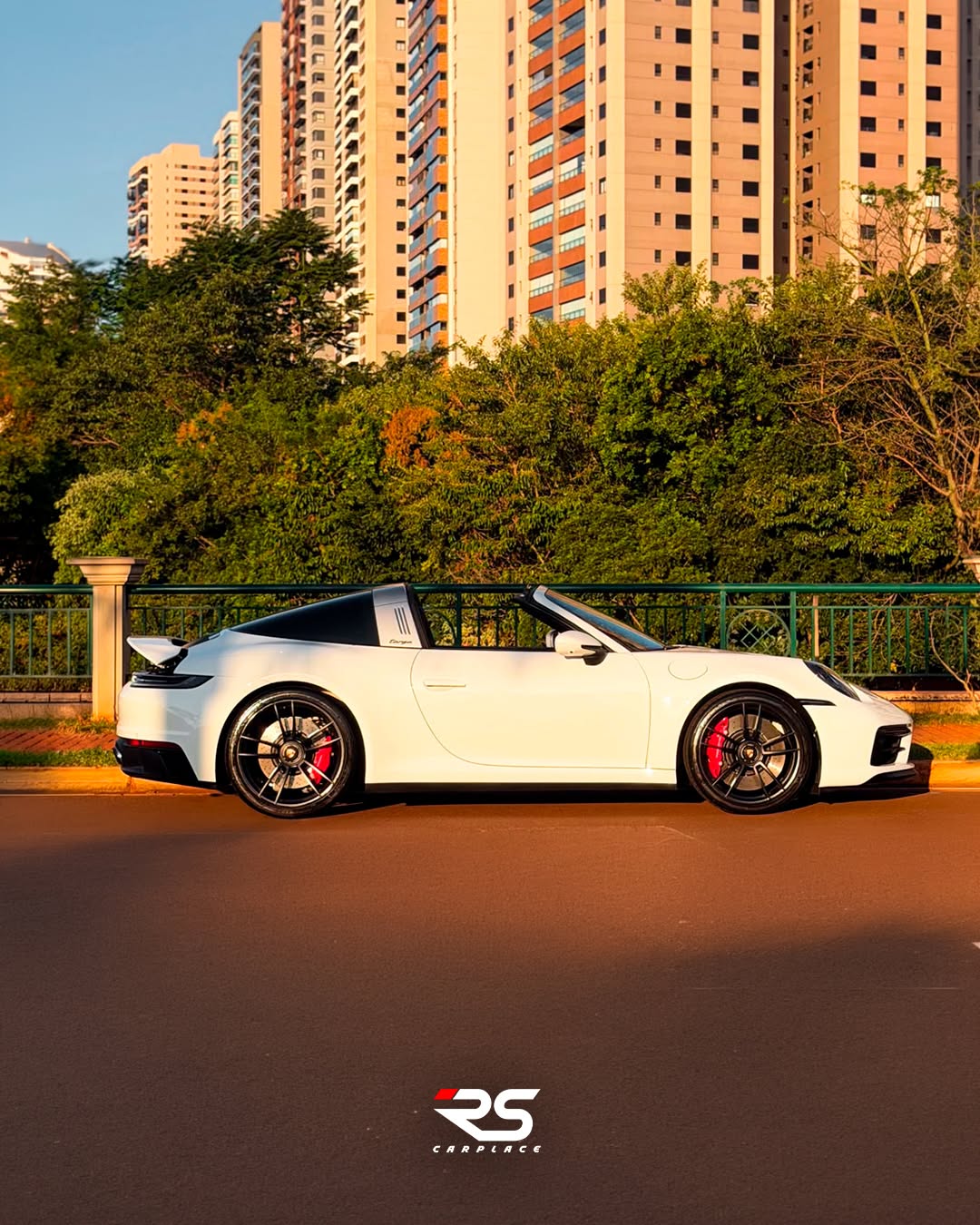 PORSCHE 911 CARRERA 4 GTS - Imagem 3