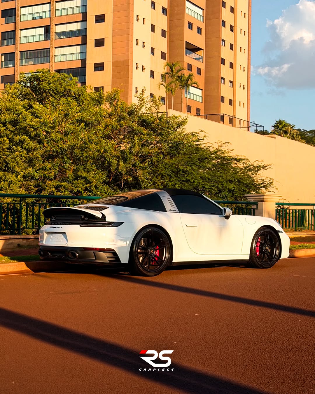 PORSCHE 911 CARRERA 4 GTS - Imagem 4