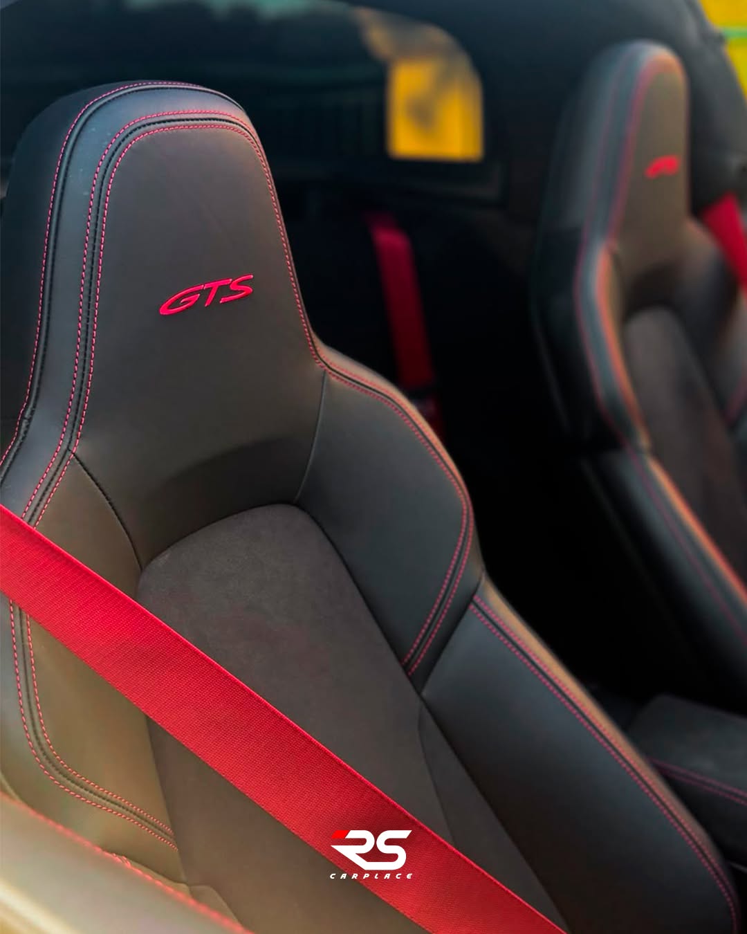 PORSCHE 911 CARRERA 4 GTS - Imagem 8
