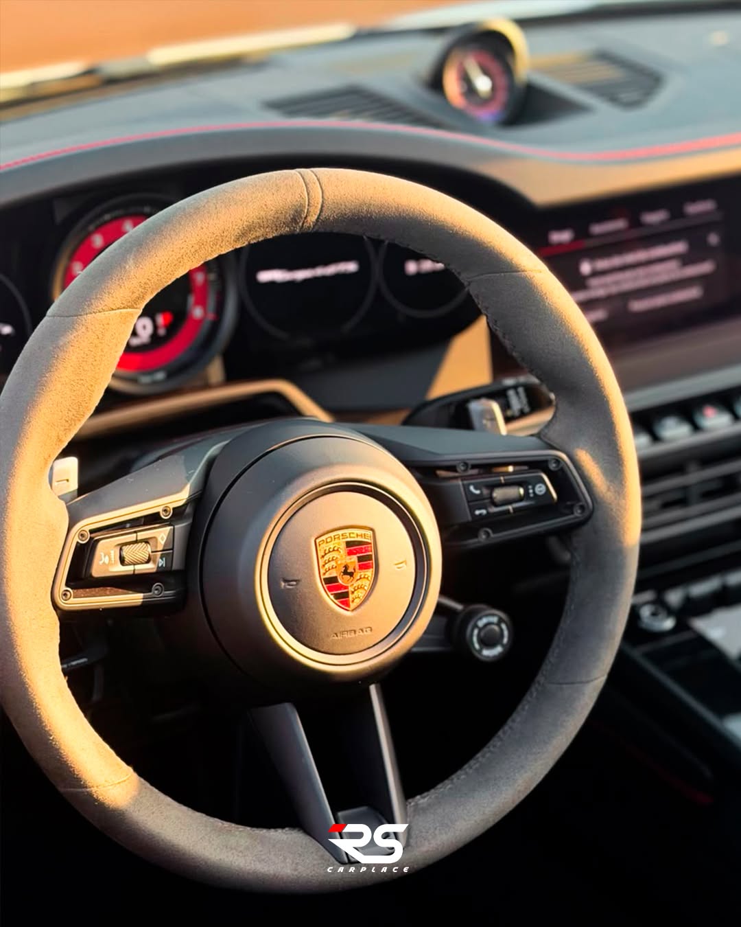 PORSCHE 911 CARRERA 4 GTS - Imagem 9