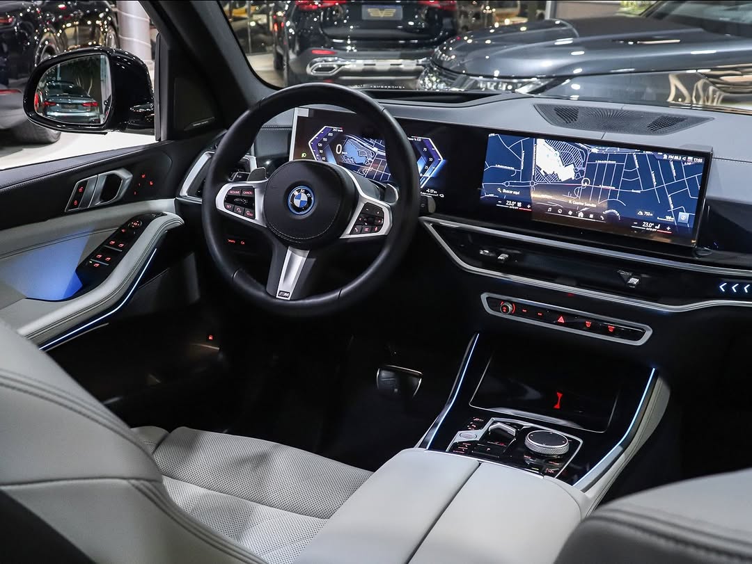 BMW X5 XDRIVE 50E M SPORT - Imagem 7