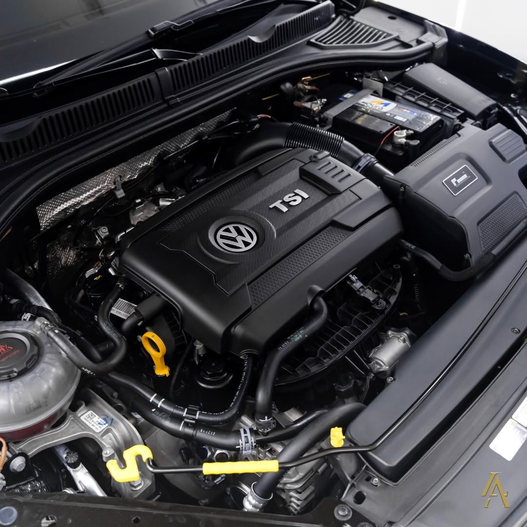 VOLKSWAGEN JETTA GLI - Imagem 14