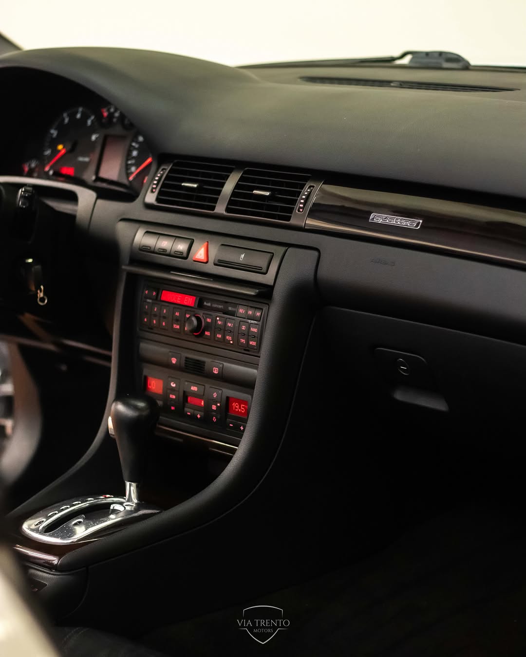 AUDI A6 4.2 V8 QUATTRO - Imagem 6
