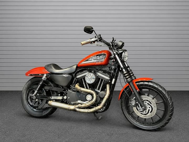 HARLEY-DAVIDSON XL 883 R