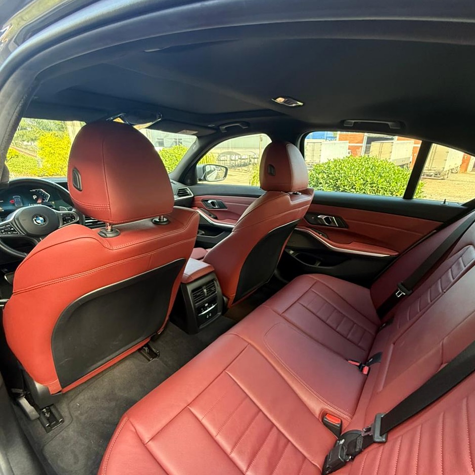 BMW 320I M SPORT - Imagem 4