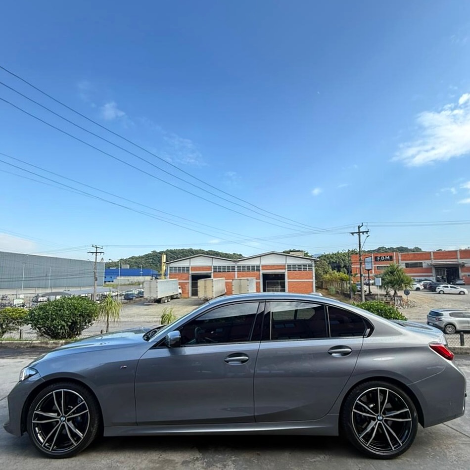BMW 320I M SPORT - Imagem 7