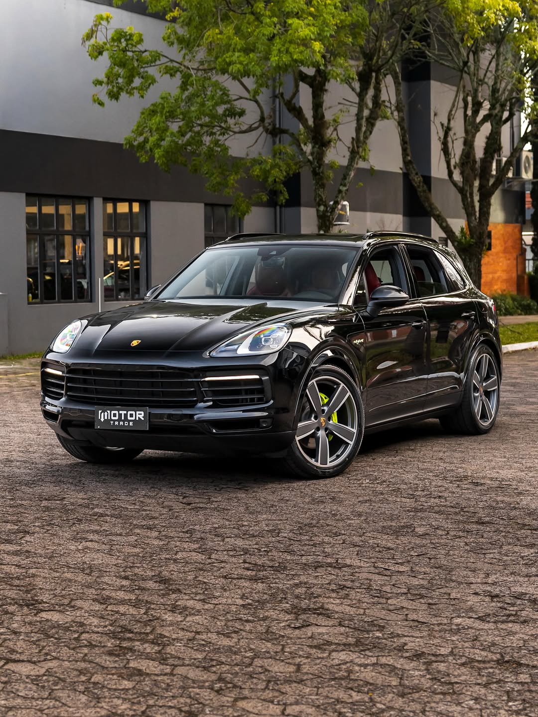 PORSCHE CAYENNE E-HYBRID - Imagem 2