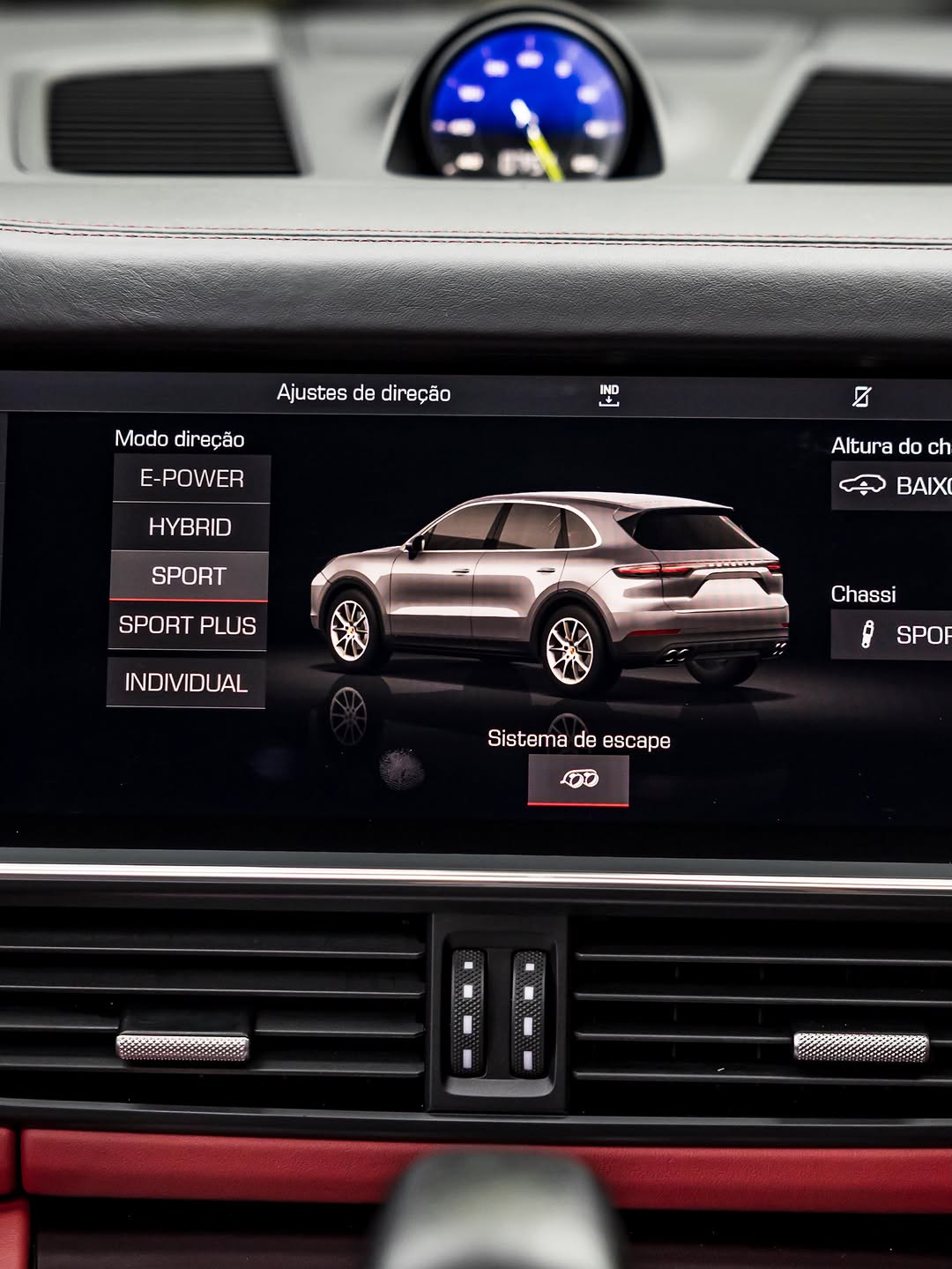 PORSCHE CAYENNE E-HYBRID - Imagem 12