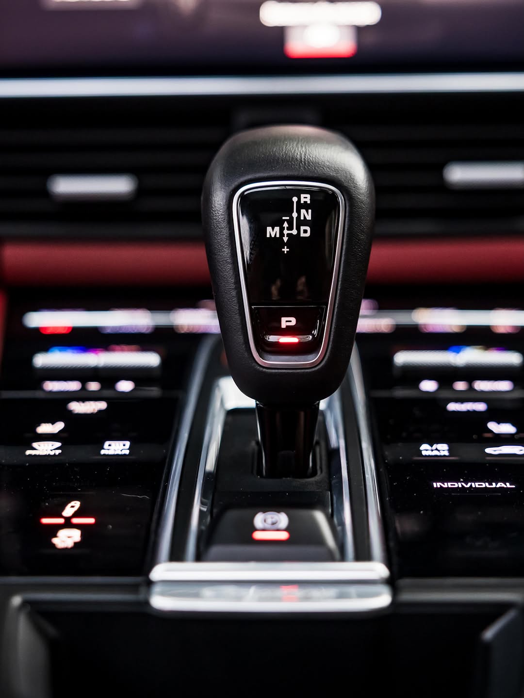 PORSCHE CAYENNE E-HYBRID - Imagem 8