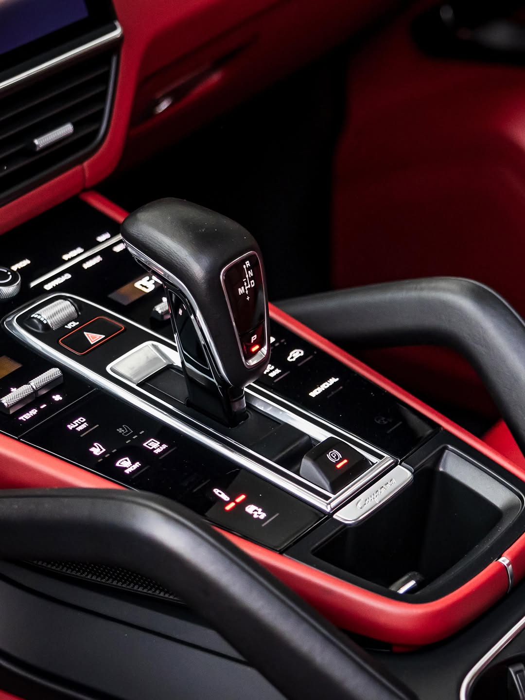 PORSCHE CAYENNE E-HYBRID - Imagem 9