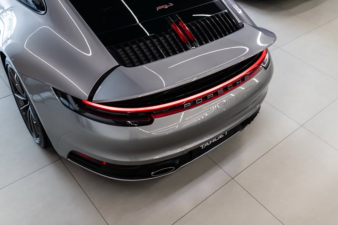 PORSCHE 911 CARRERA - Imagem 2