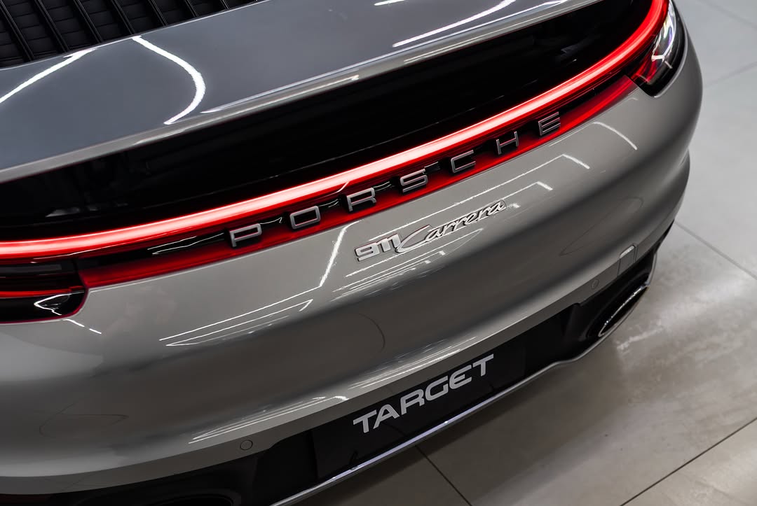 PORSCHE 911 CARRERA - Imagem 6