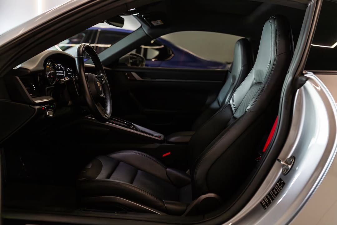 PORSCHE 911 CARRERA - Imagem 9