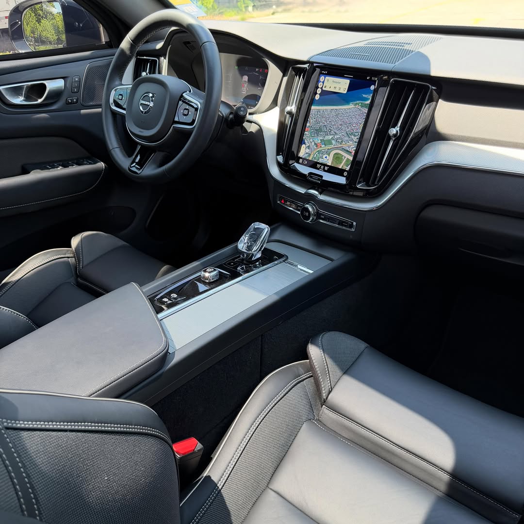 VOLVO XC60 T8 ULTIMATE DARK HYBRID BLINDADO - Imagem 7