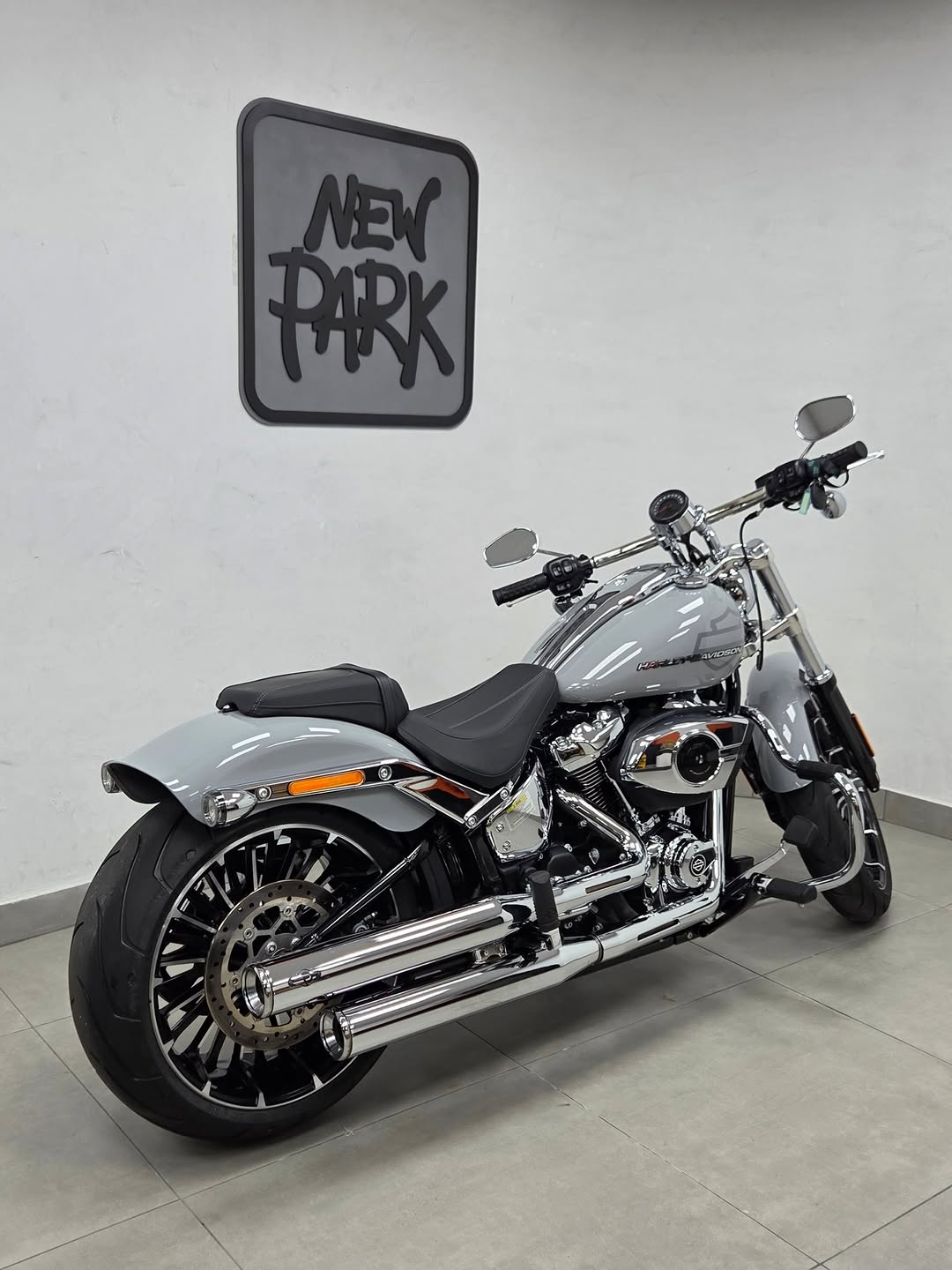 HARLEY-DAVIDSON SOFTAIL BREAKOUT - Imagem 1