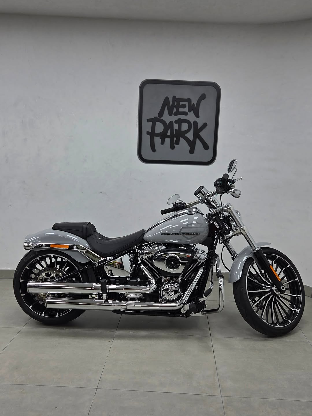 HARLEY-DAVIDSON SOFTAIL BREAKOUT - Imagem 2