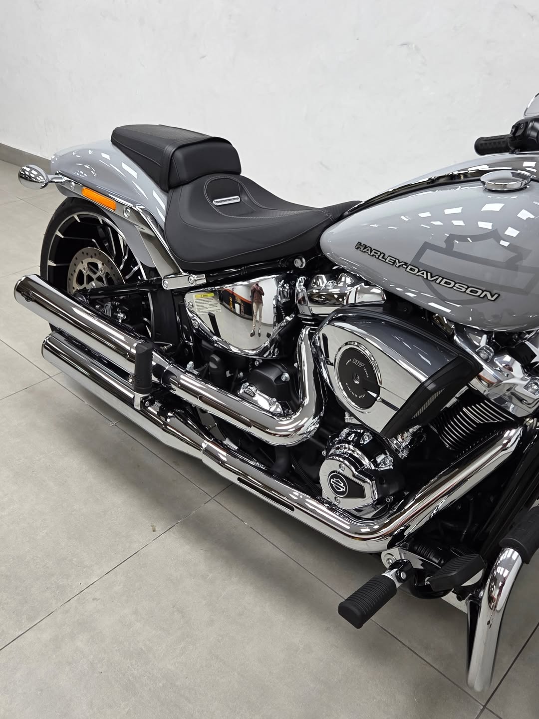 HARLEY-DAVIDSON SOFTAIL BREAKOUT - Imagem 6
