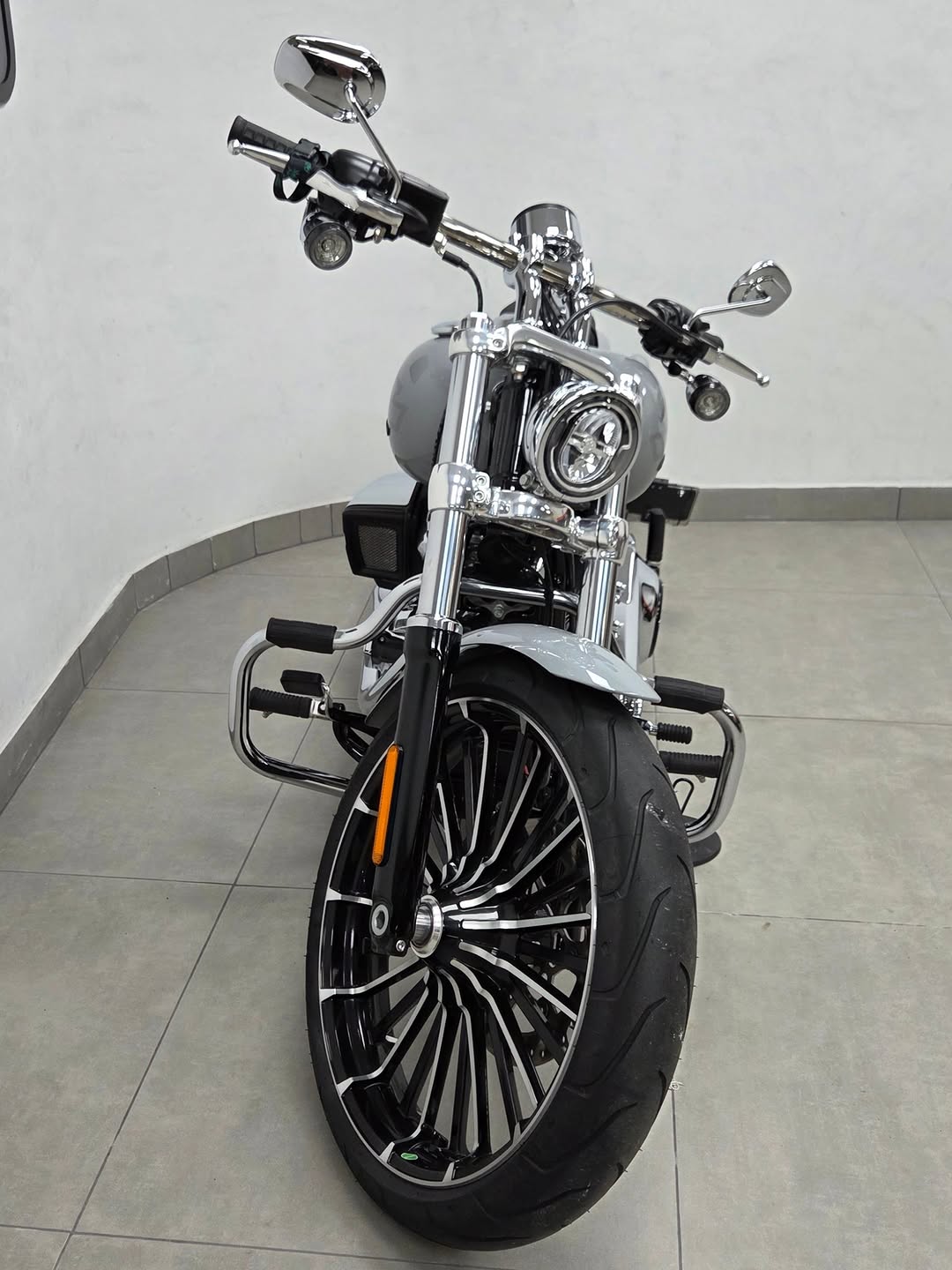 HARLEY-DAVIDSON SOFTAIL BREAKOUT - Imagem 8