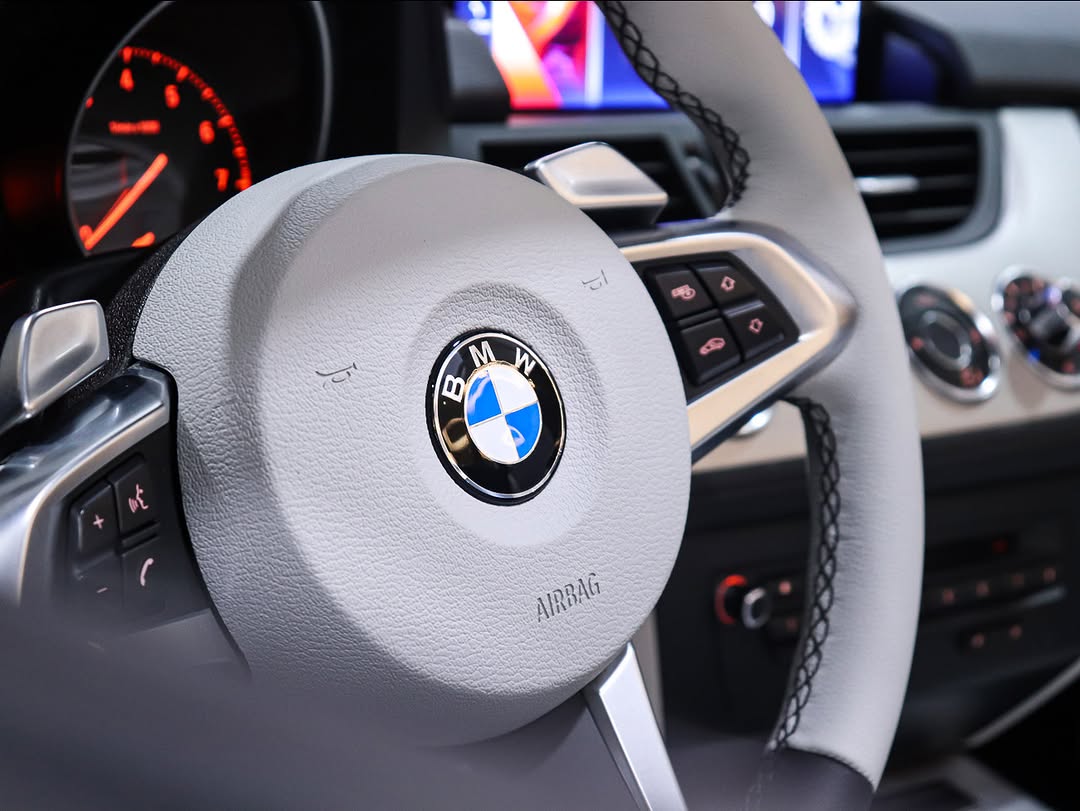 BMW Z4 SDRIVE 35I - Imagem 9