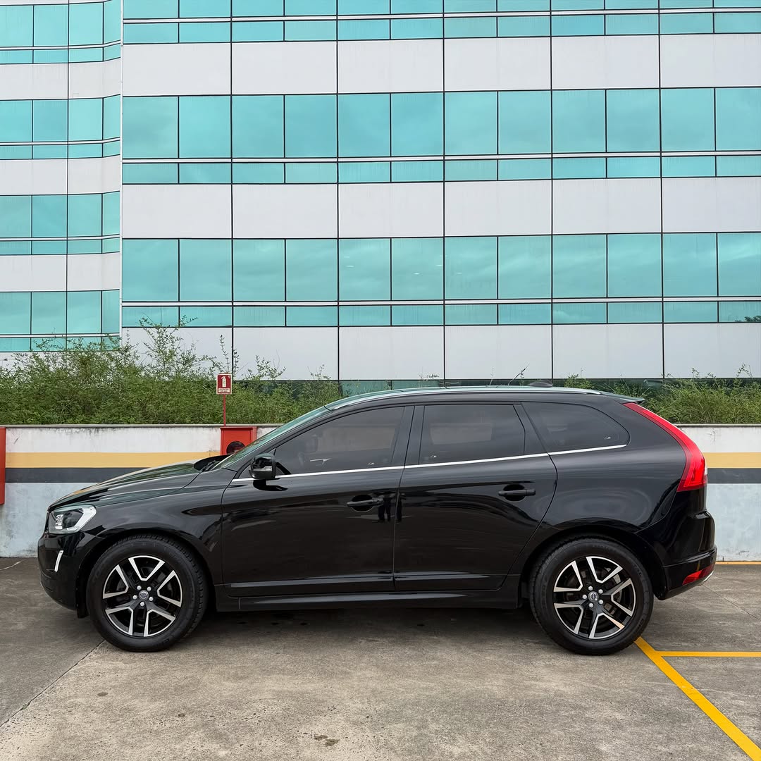 VOLVO XC60 MOMENTUM - Imagem 5