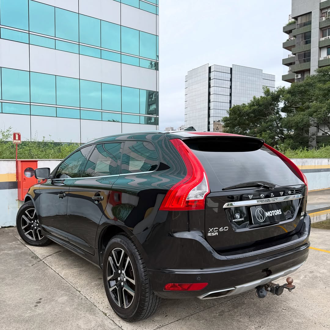 VOLVO XC60 MOMENTUM - Imagem 6
